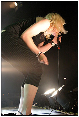 2003-08-10 - The Sounds at Gbg Kalaset, Göteborg