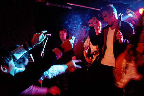 2004-04-15 - Boys at Sticky Fingers, Göteborg