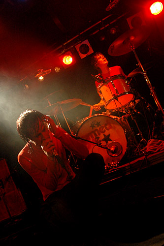 2004-10-03 - The (International) Noise Conspiracy at Debaser Slussen, Stockholm
