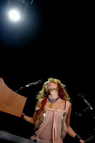 2005-06-17 - Tori Amos at Hultsfredsfestivalen, Hultsfred
