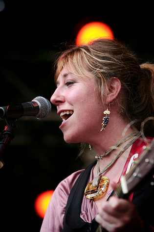 2006-06-17 - Martha Wainwright at Hultsfredsfestivalen, Hultsfred