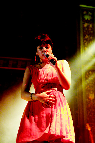 2006-12-02 - Lily Allen at Berns, Stockholm