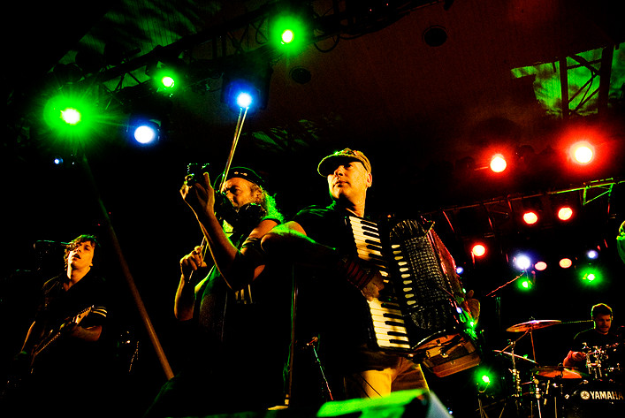 2007-07-26 - Gogol Bordello at Storsjöyran, Östersund