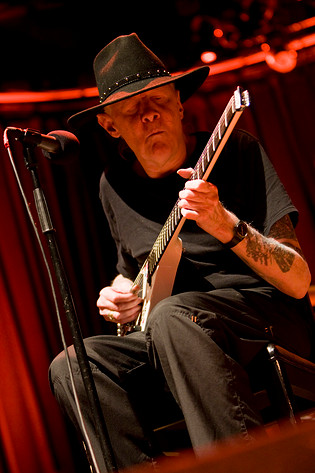 2007-09-26 - Johnny Winter at Berns, Stockholm