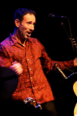 2007-10-05 - Jonathan Richman at Trädgår'n, Göteborg