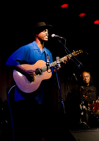 2007-11-23 - Eric Bibb at Stallet, Stockholm