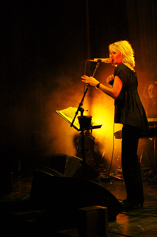 2007-11-26 - Louise Hoffsten at Rival, Stockholm