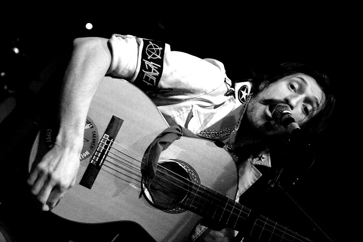 2007-11-30 - Gogol Bordello från Chalmers, Göteborg
