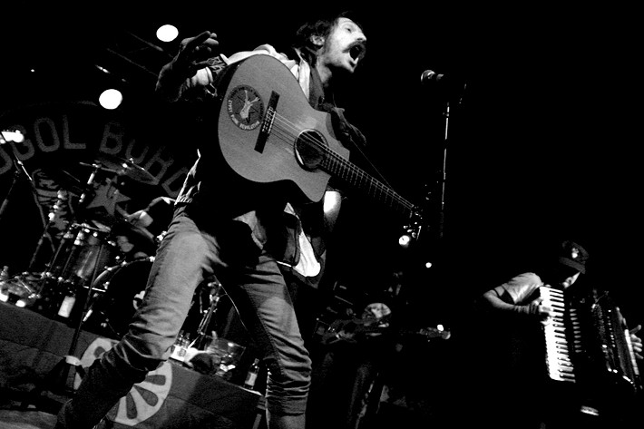 2007-11-30 - Gogol Bordello från Chalmers, Göteborg