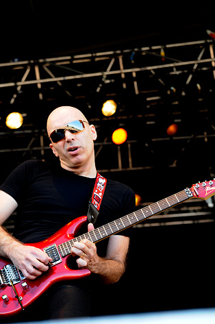 2008-06-06 - Joe Satriani från Sweden Rock Festival, Sölvesborg