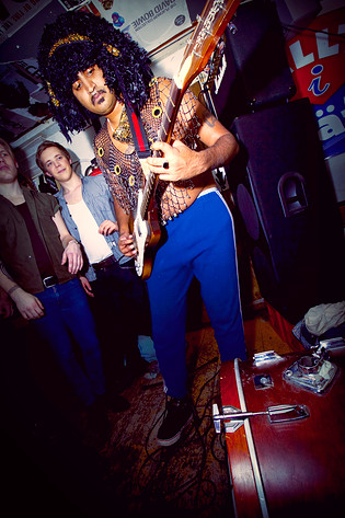 2009-01-17 - The King Khan & BBQ Show från Bröderna Olssons, Stockholm