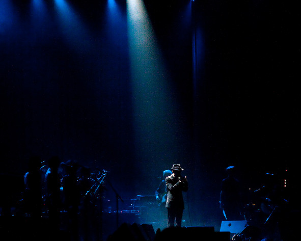 2009-02-19 - Leonard Cohen at The Beacon Theatre, New York City