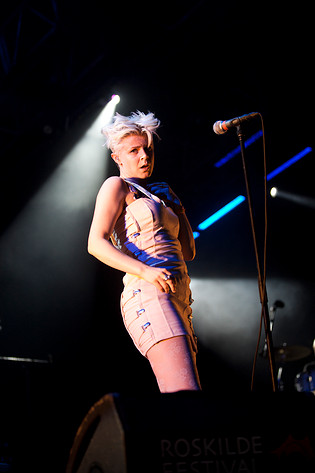 2010-07-03 - Robyn at Roskildefestivalen, Roskilde