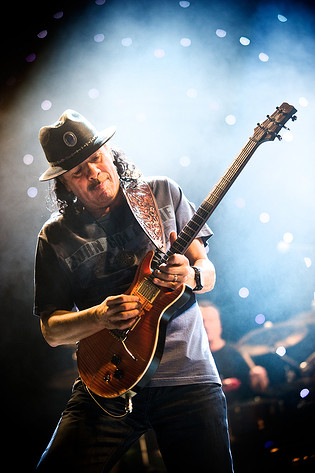 2010-10-27 - Santana at Globen, Stockholm