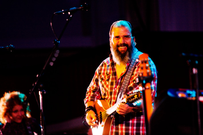 2011-10-16 - Steve Earle & The Dukes at Filadelfiakyrkan, Stockholm