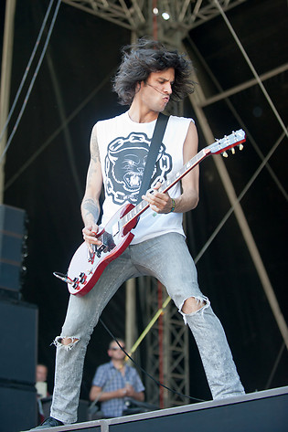 2012-06-16 - Turbowolf at Greenfield Festival, Interlaken