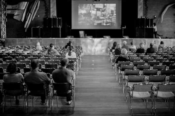 2012-06-27 - Swedwatch granskar hur din solstol tillverkas i China från Peace & Love, Borlänge