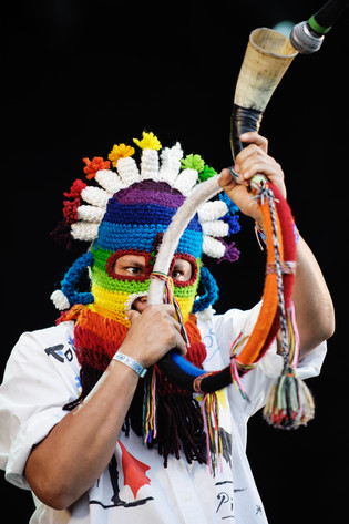 2013-06-27 - Gogol Bordello från Bråvalla, Norrköping