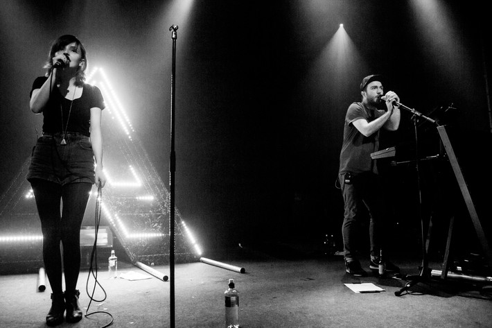 2013-10-30 - CHVRCHES at Debaser Medis, Stockholm