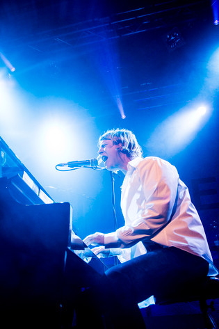 2013-11-09 - Tom Odell från Debaser Medis, Stockholm