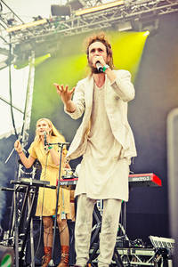 2011-08-12 - Edward Sharpe & The Magnetic Zeros at Way Out West, Göteborg